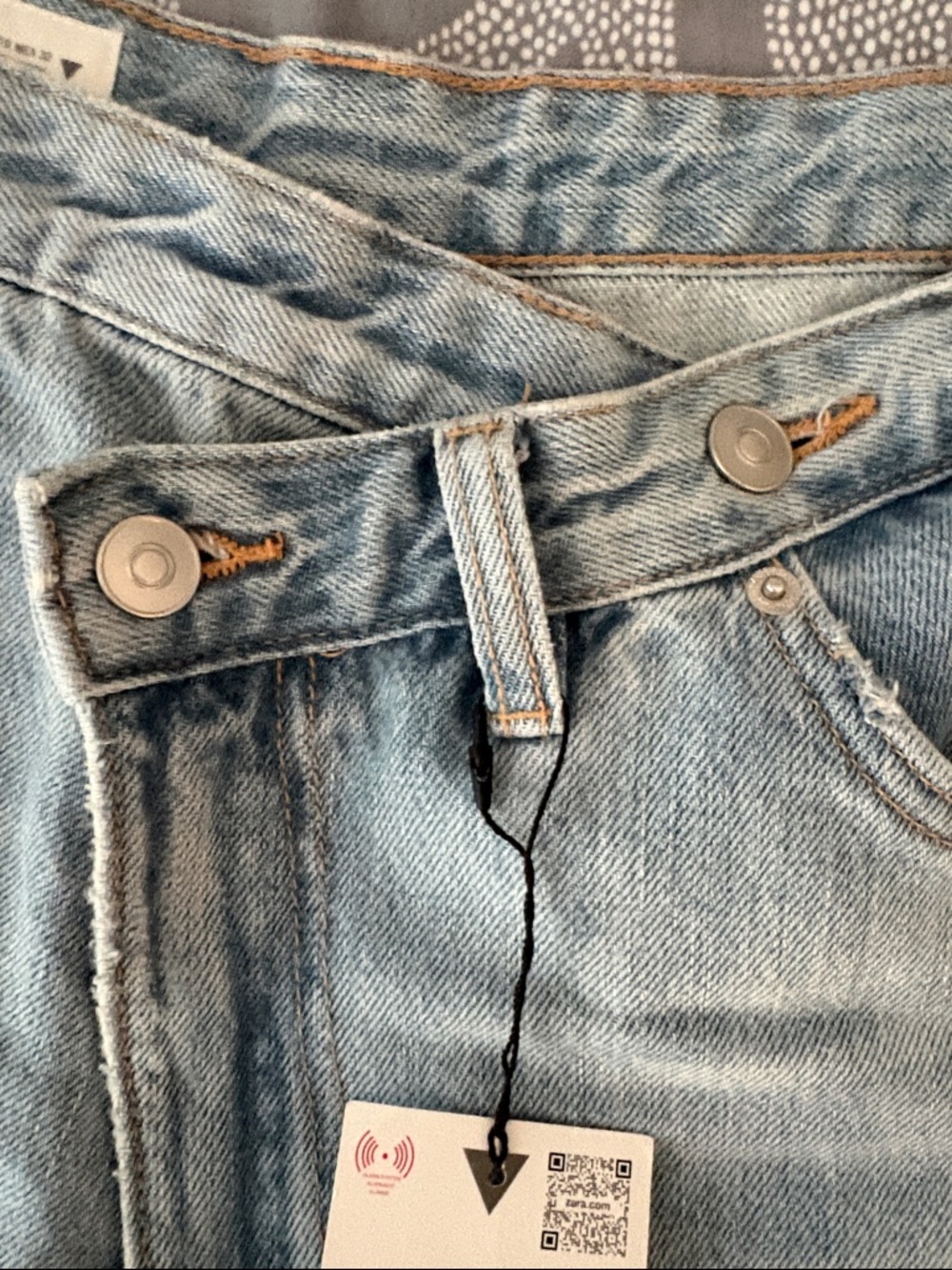 Zara Light Blue high waist Denim Jeans
Women Size 10 Can ship next business day